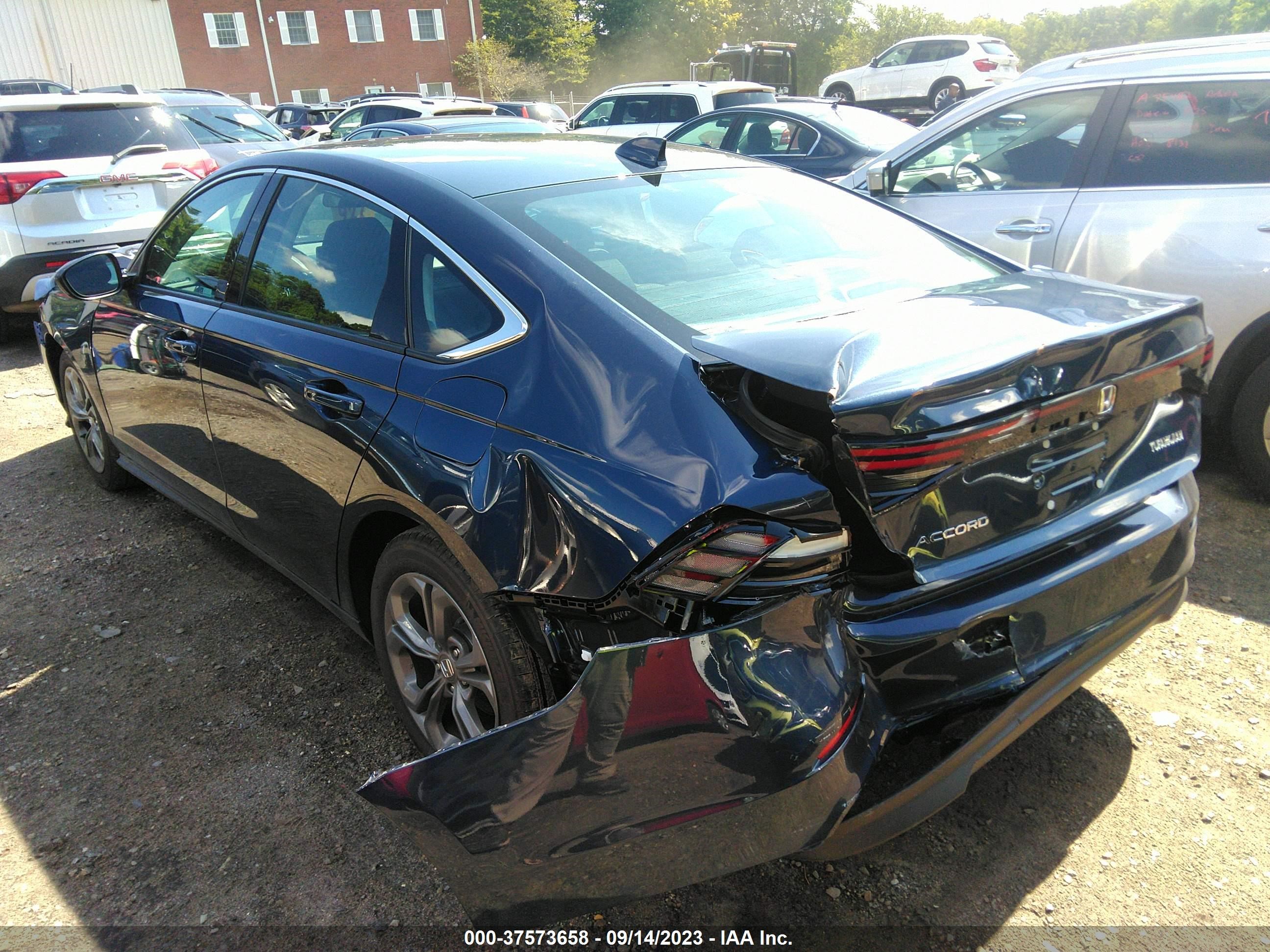 Photo 2 VIN: 1HGCY1F36PA034964 - HONDA ACCORD 