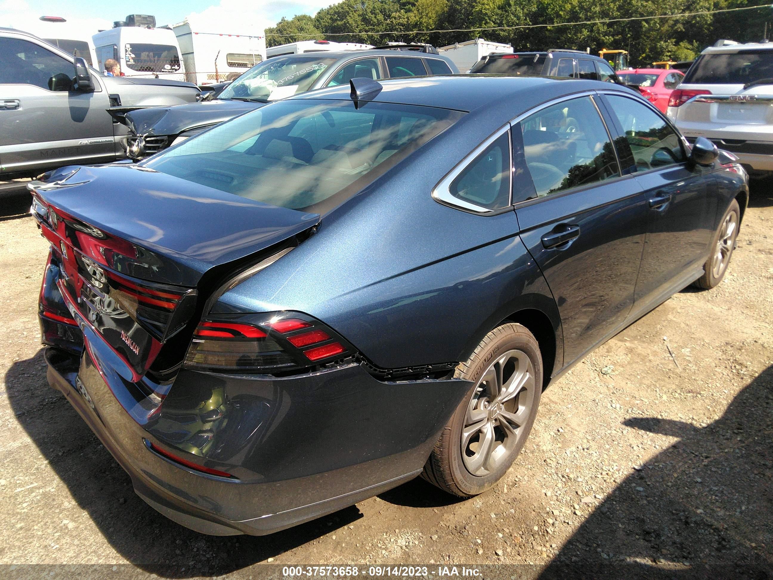 Photo 3 VIN: 1HGCY1F36PA034964 - HONDA ACCORD 