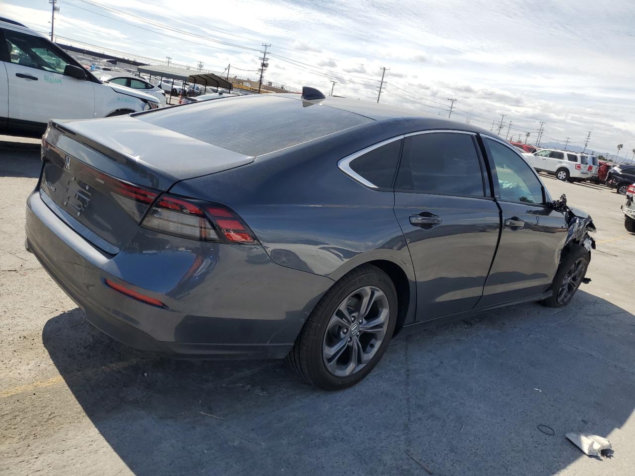 Photo 2 VIN: 1HGCY1F36RA012336 - HONDA ACCORD 