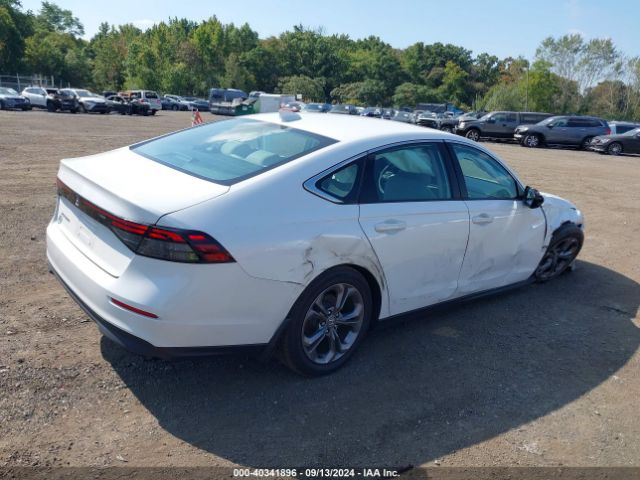 Photo 3 VIN: 1HGCY1F36RA024003 - HONDA ACCORD 