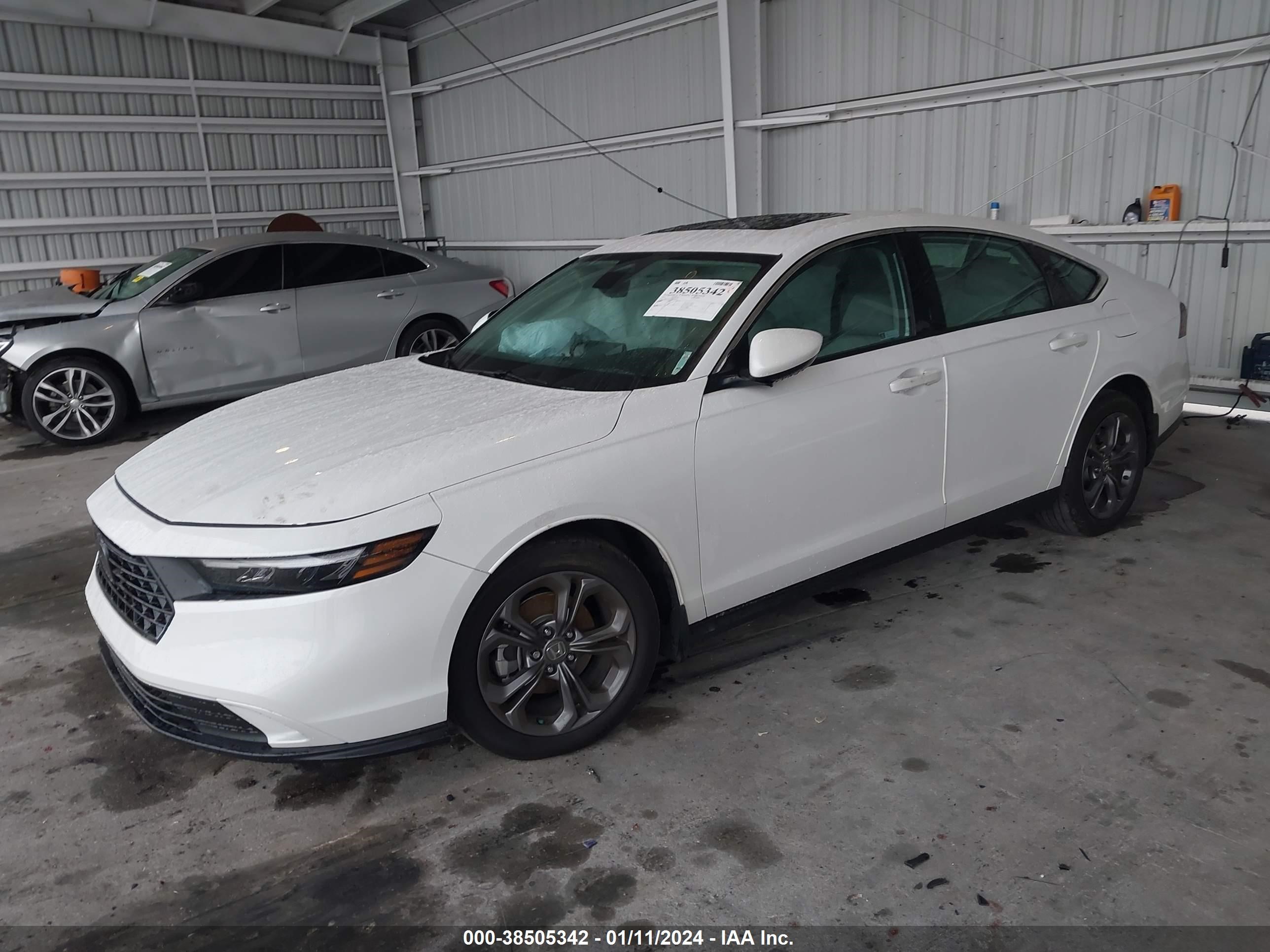 Photo 1 VIN: 1HGCY1F37PA005330 - HONDA ACCORD 