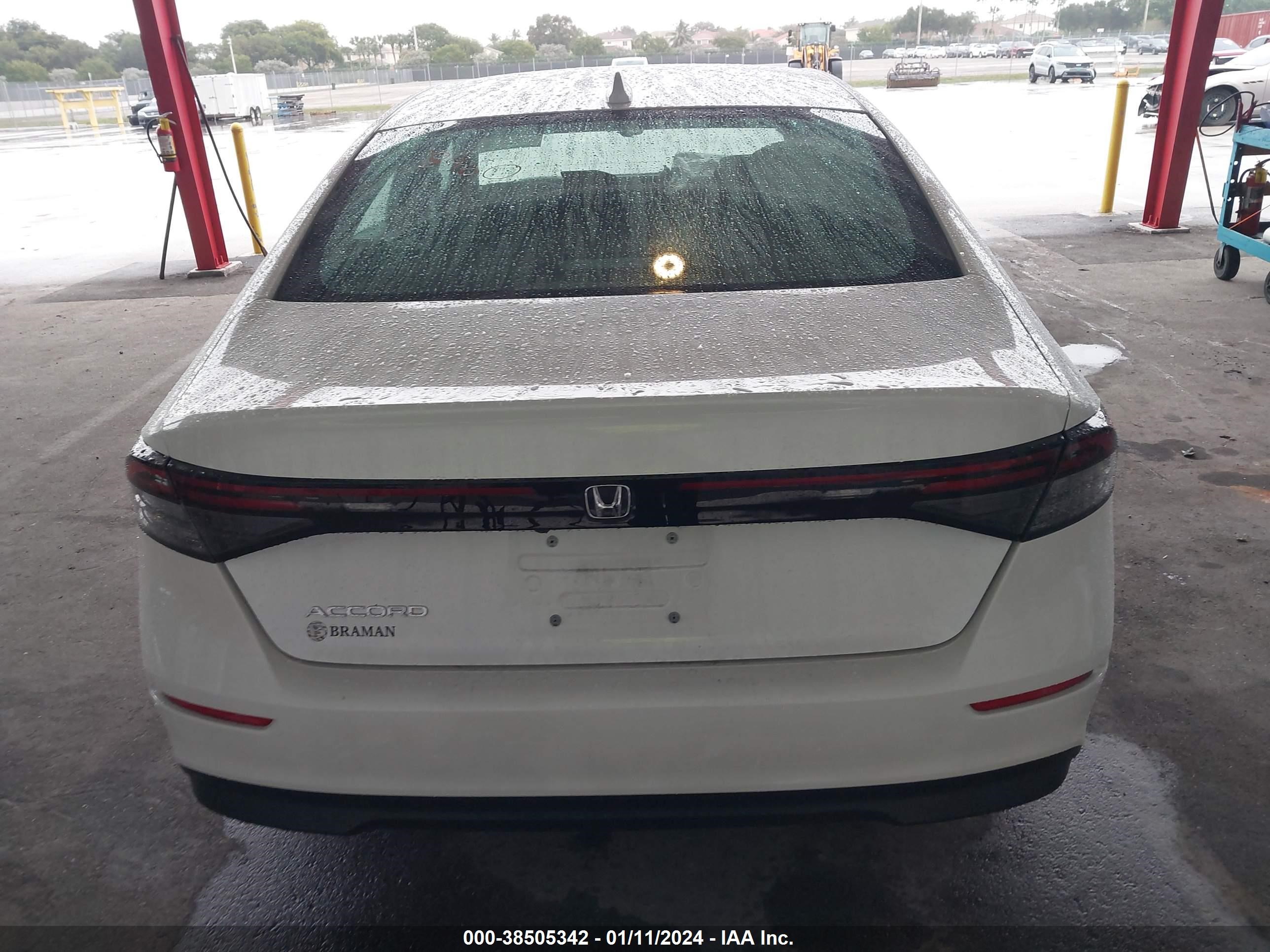 Photo 15 VIN: 1HGCY1F37PA005330 - HONDA ACCORD 