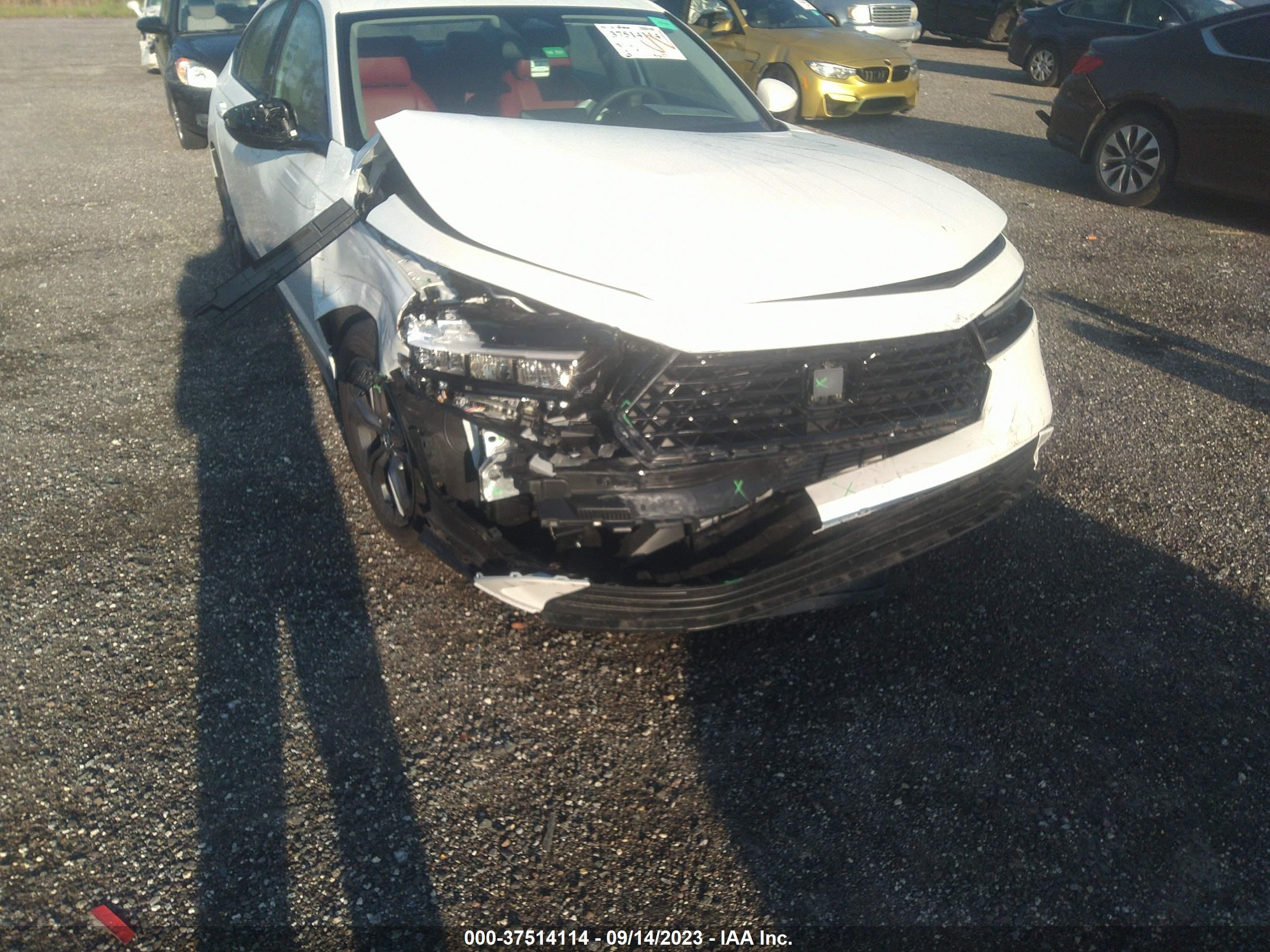 Photo 5 VIN: 1HGCY1F37PA005344 - HONDA ACCORD 