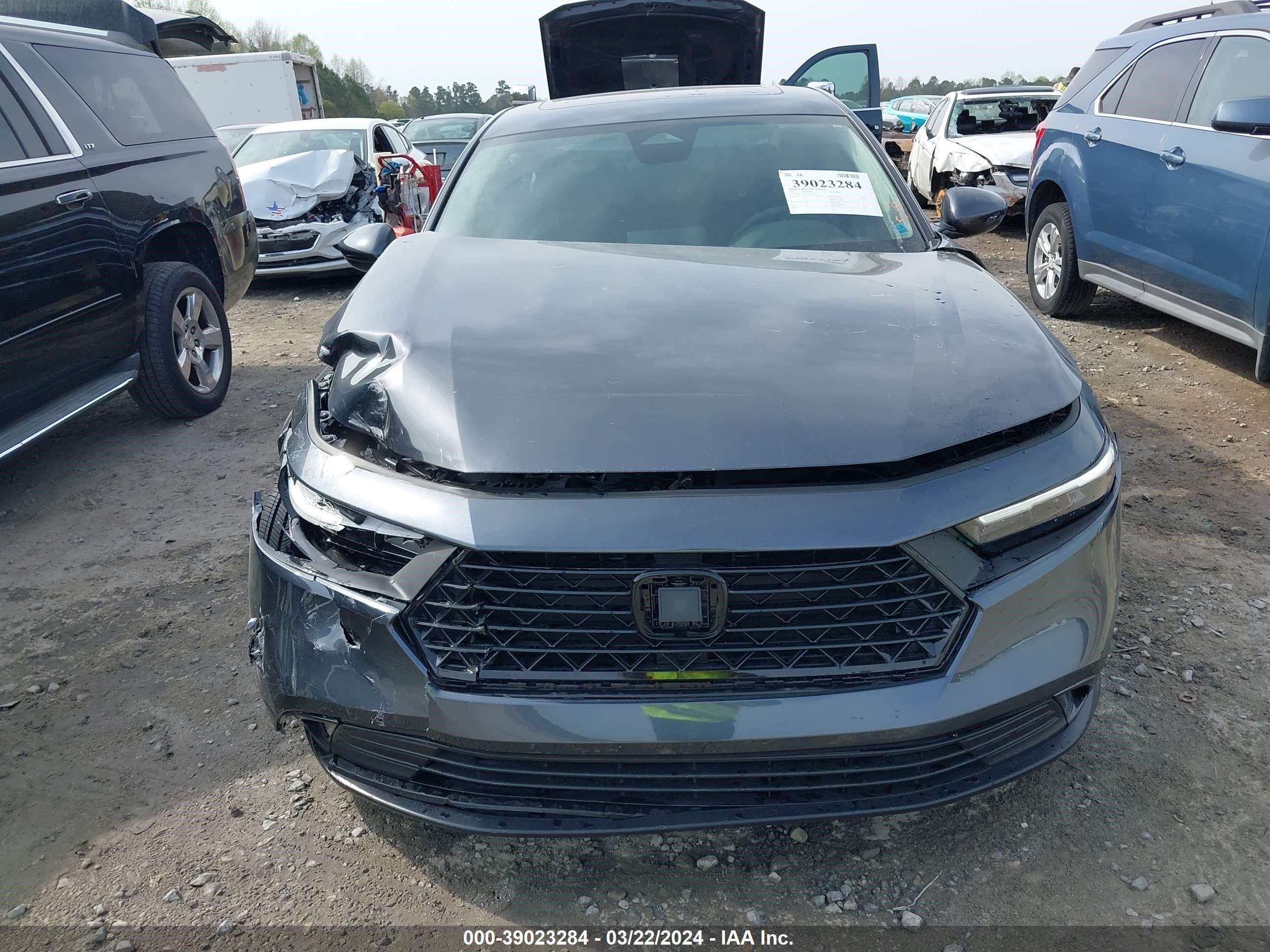 Photo 11 VIN: 1HGCY1F37PA028266 - HONDA ACCORD 