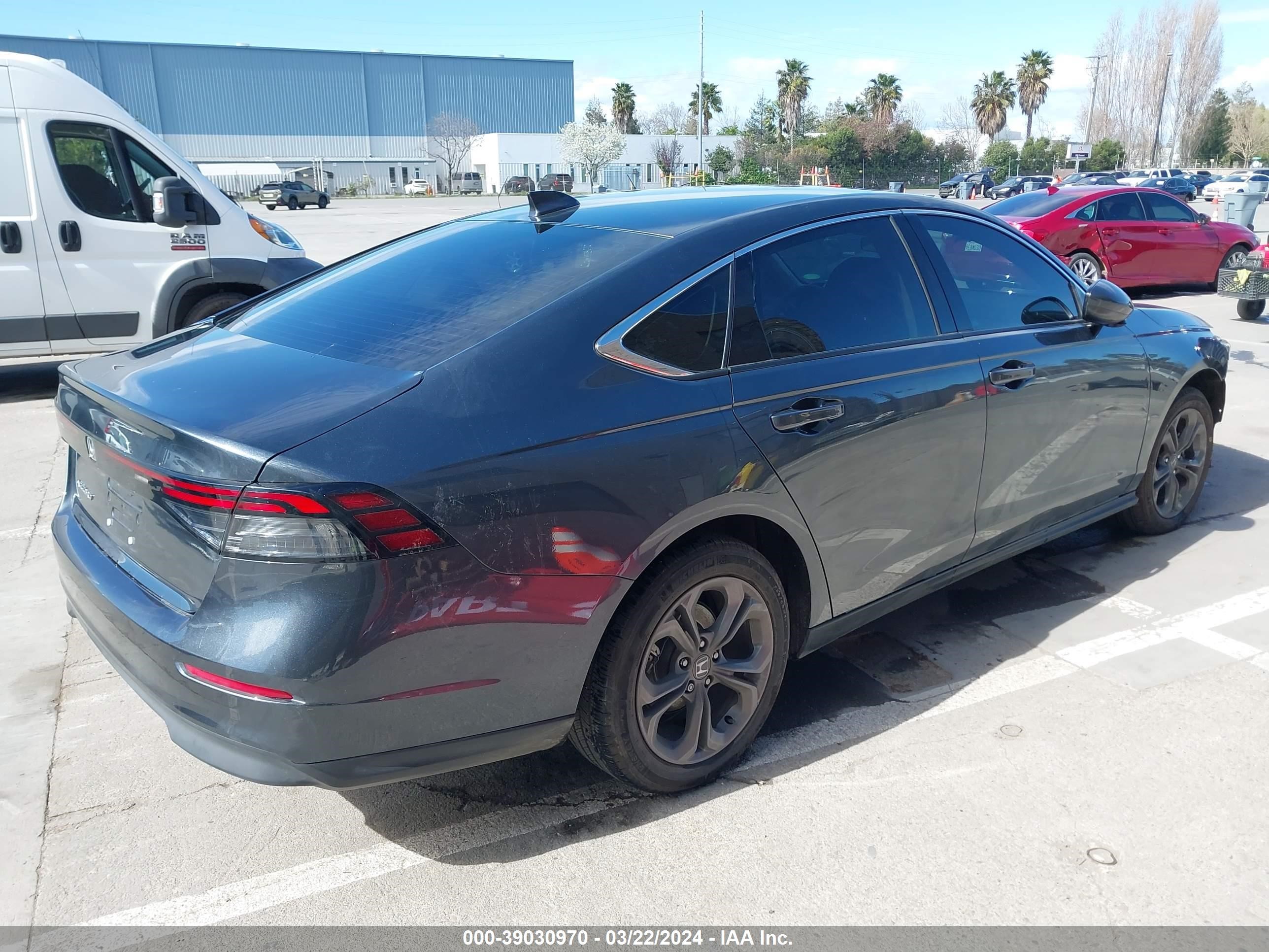 Photo 3 VIN: 1HGCY1F37PA056987 - HONDA ACCORD 