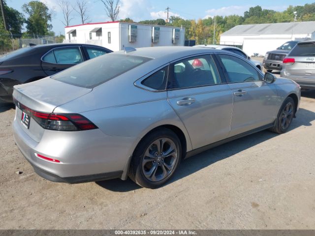 Photo 3 VIN: 1HGCY1F37RA025273 - HONDA ACCORD 