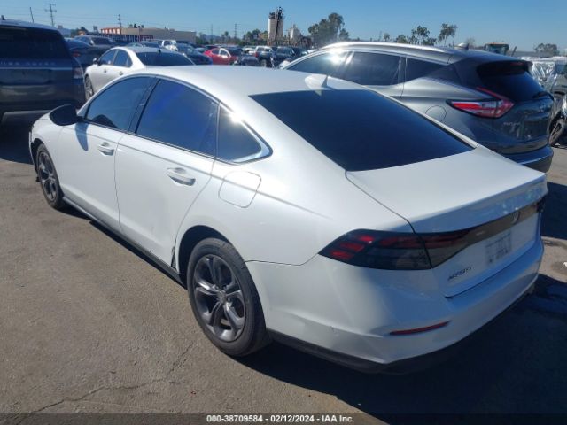 Photo 2 VIN: 1HGCY1F38PA017907 - HONDA ACCORD 