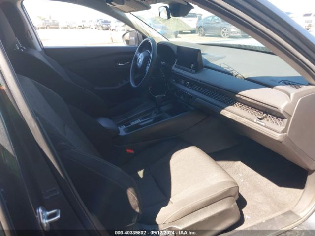 Photo 4 VIN: 1HGCY1F38PA026669 - HONDA ACCORD 