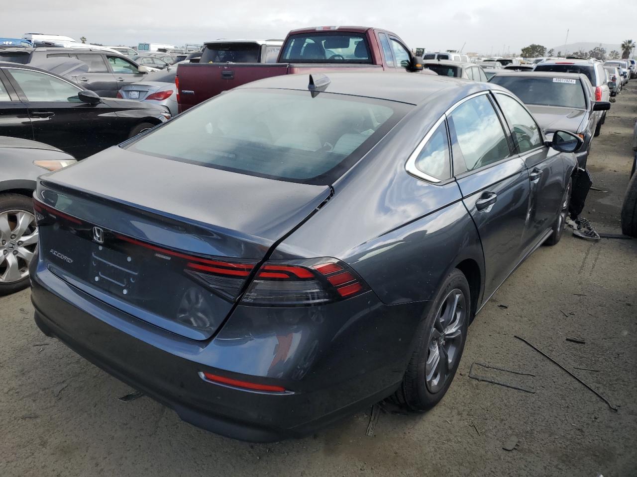 Photo 2 VIN: 1HGCY1F38PA060451 - HONDA ACCORD 