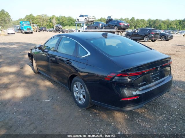 Photo 2 VIN: 1HGCY1F38RA004755 - HONDA ACCORD 