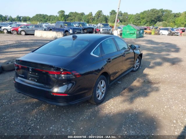 Photo 3 VIN: 1HGCY1F38RA004755 - HONDA ACCORD 