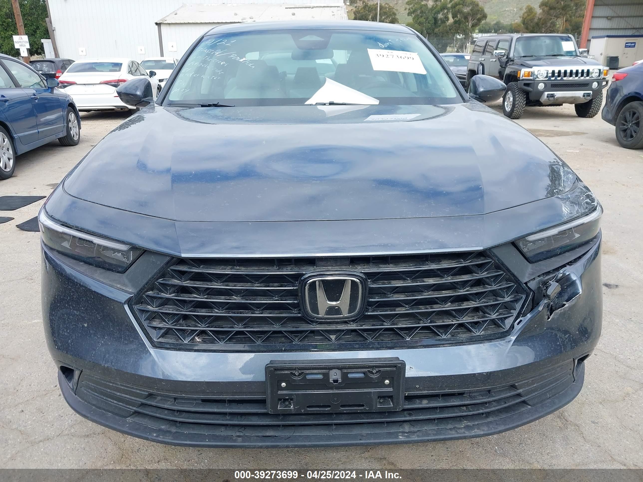 Photo 11 VIN: 1HGCY1F38RA010863 - HONDA ACCORD 