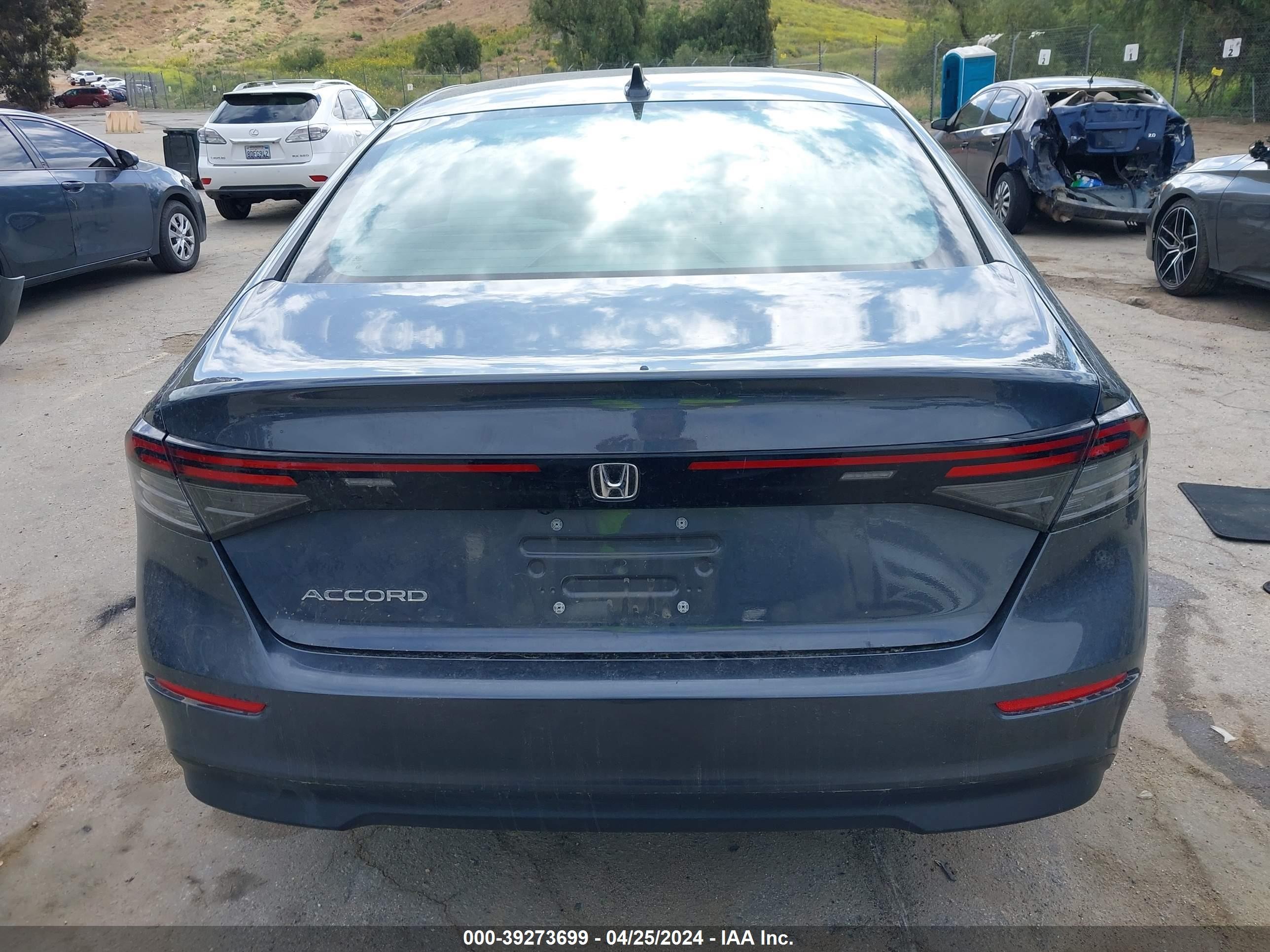 Photo 15 VIN: 1HGCY1F38RA010863 - HONDA ACCORD 