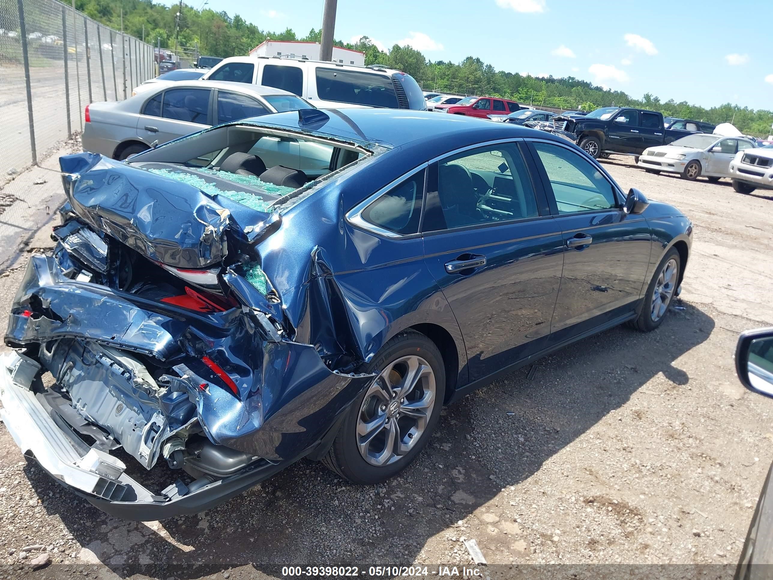 Photo 3 VIN: 1HGCY1F38RA029526 - HONDA ACCORD 