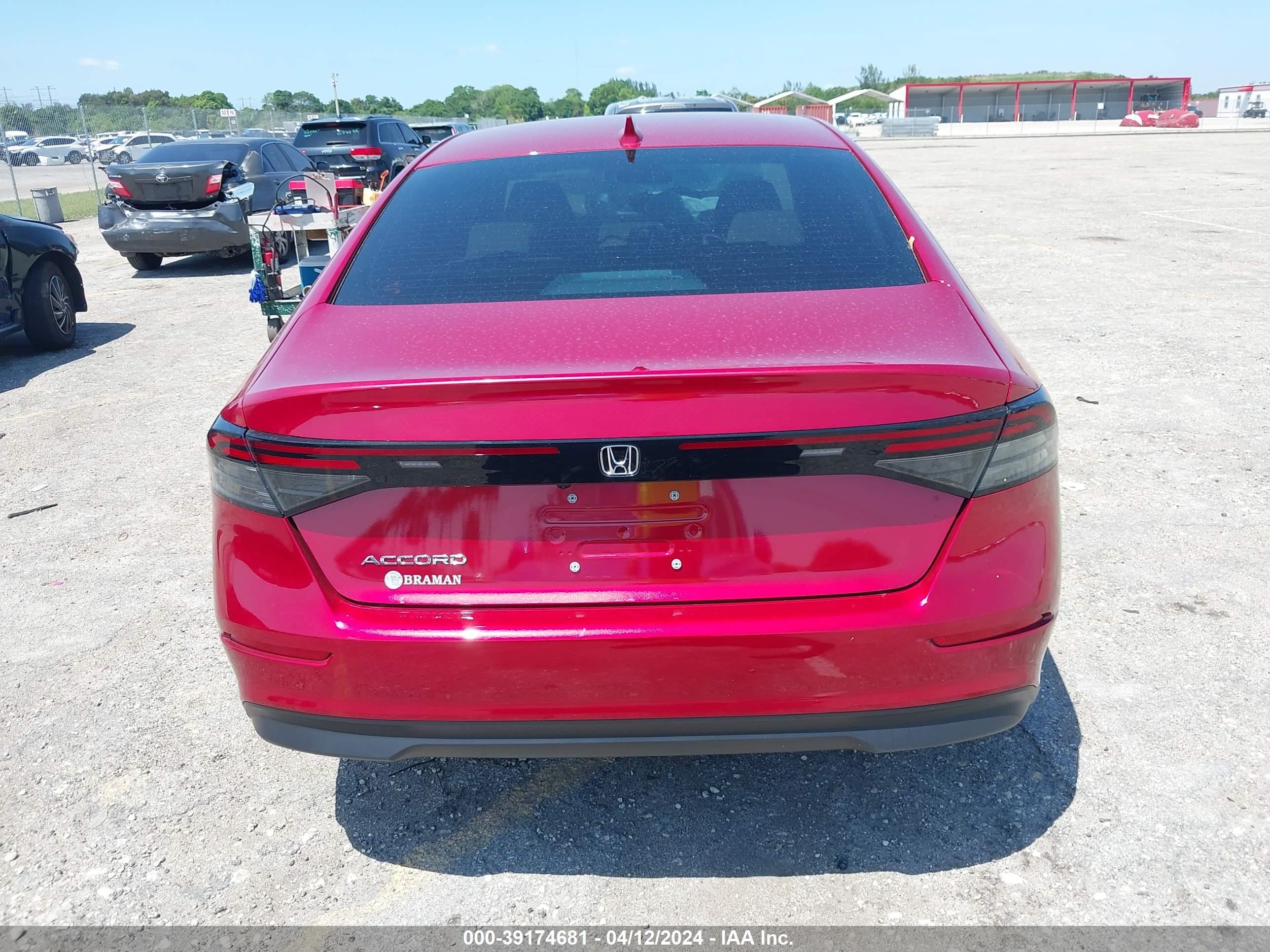 Photo 15 VIN: 1HGCY1F39RA008278 - HONDA ACCORD 