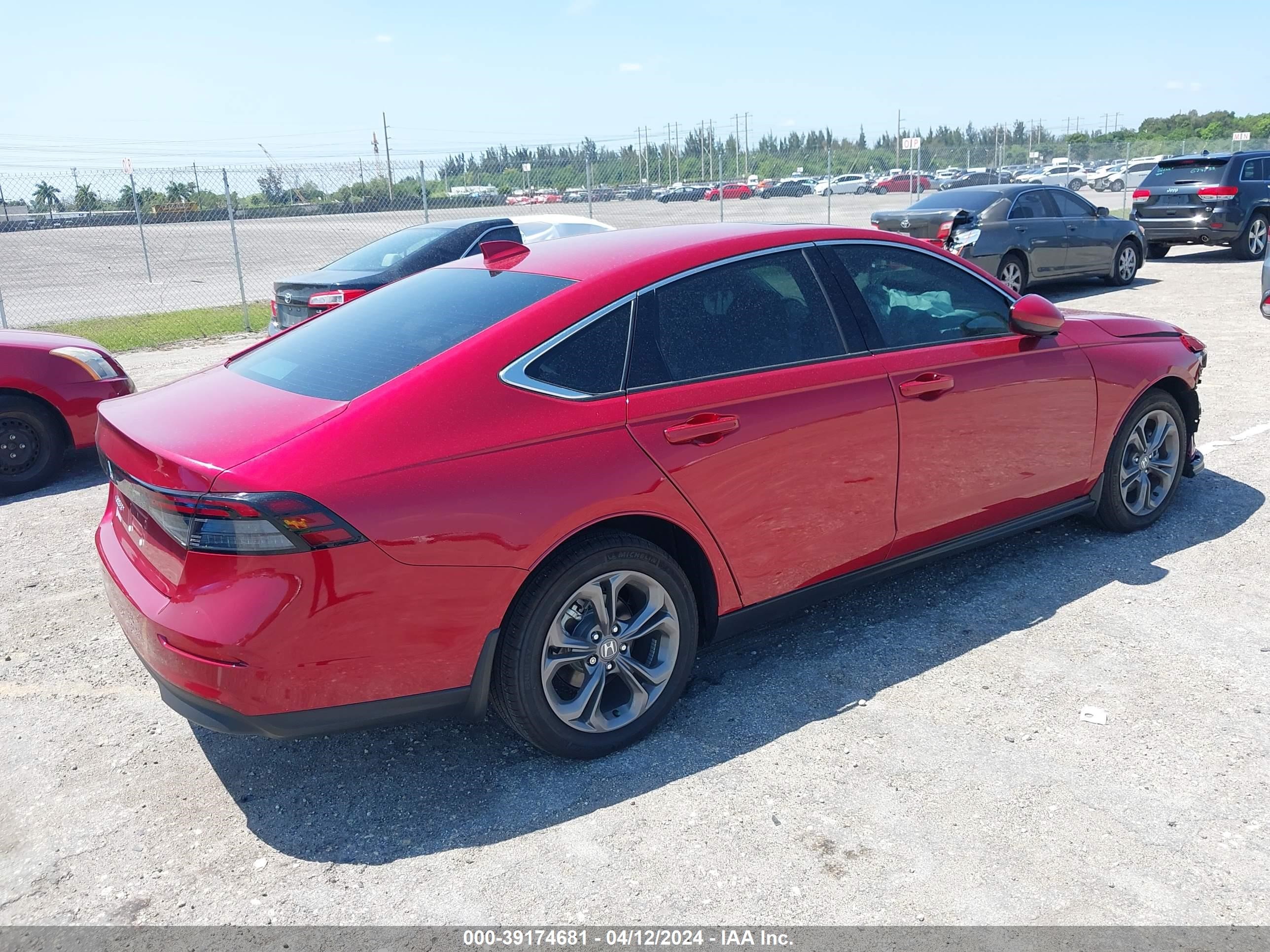 Photo 3 VIN: 1HGCY1F39RA008278 - HONDA ACCORD 