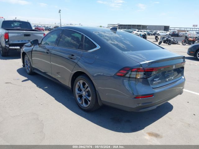 Photo 2 VIN: 1HGCY1F39RA012301 - HONDA ACCORD 