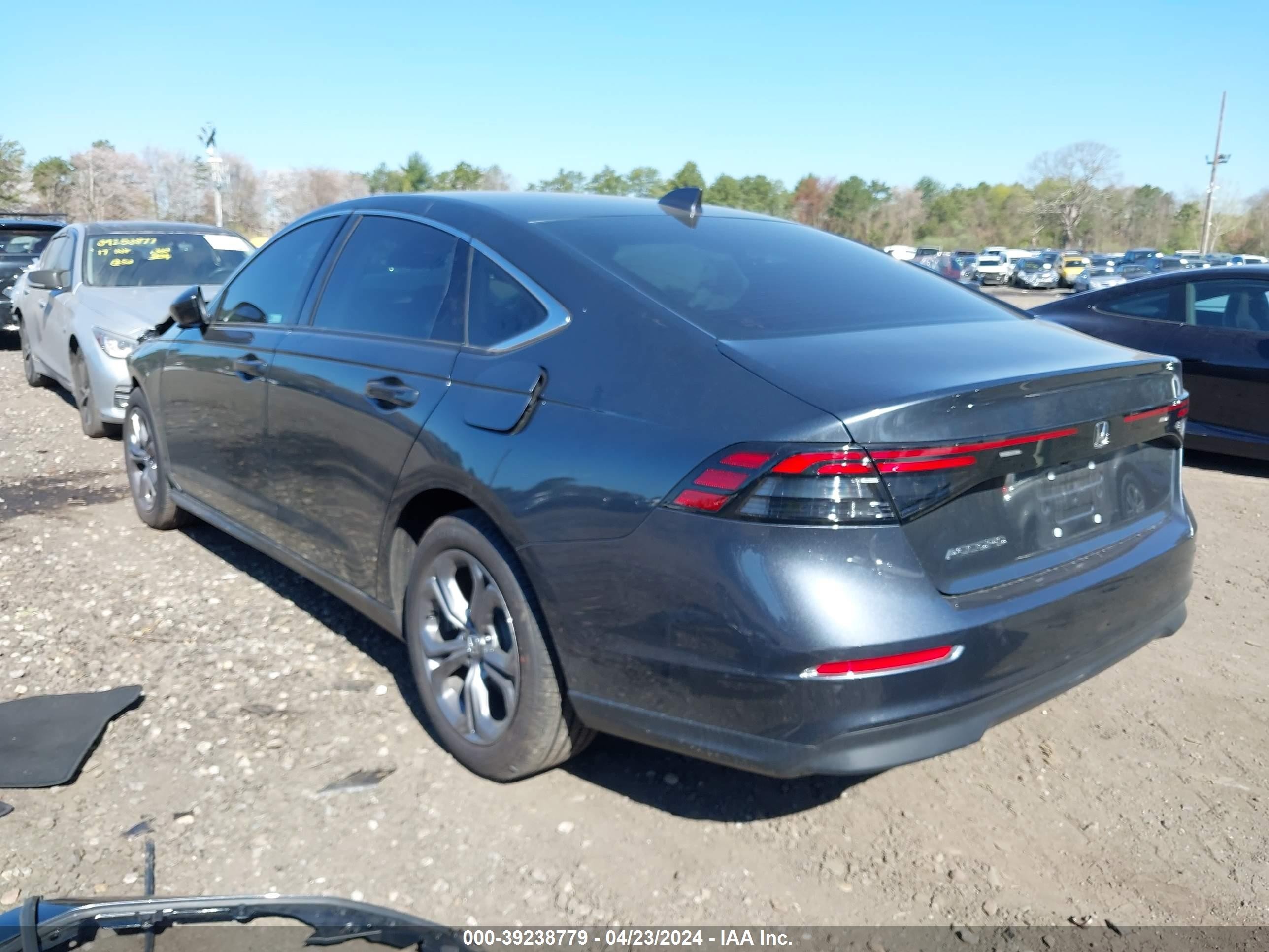 Photo 2 VIN: 1HGCY1F39RA038073 - HONDA ACCORD 