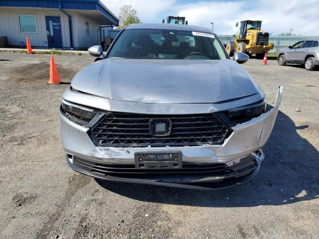 Photo 4 VIN: 1HGCY1F3XPA001806 - HONDA ACCORD EX 