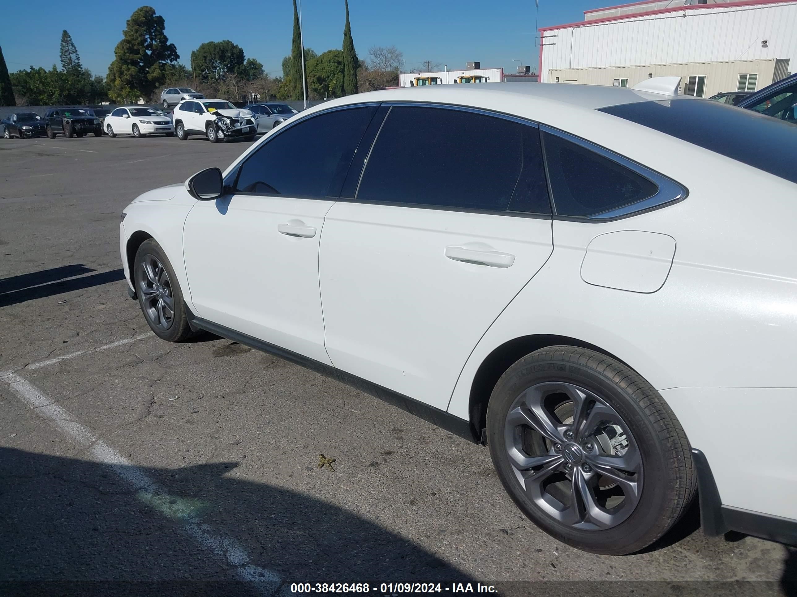 Photo 13 VIN: 1HGCY1F3XPA031632 - HONDA ACCORD 