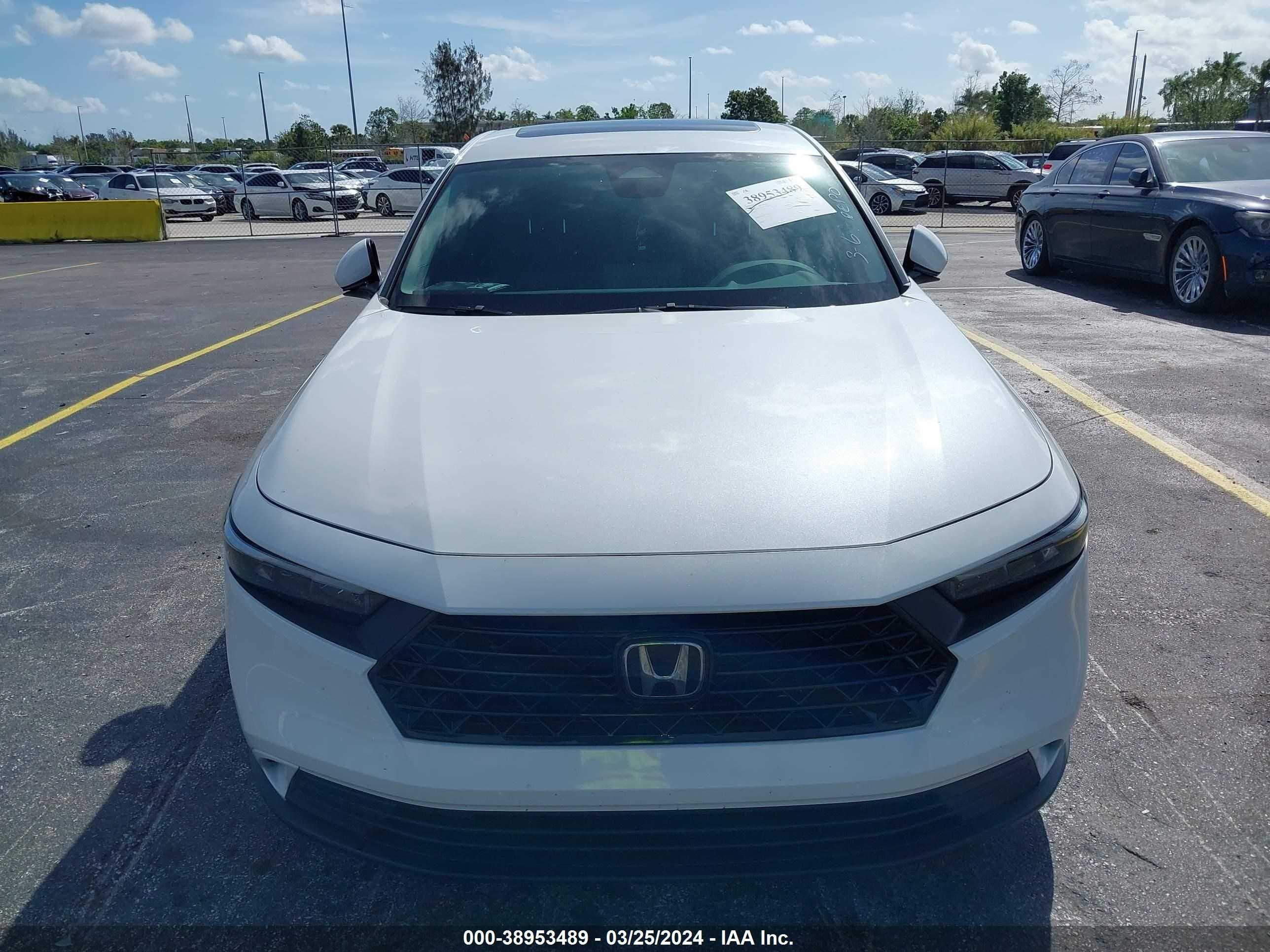 Photo 11 VIN: 1HGCY1F3XPA801005 - HONDA ACCORD 