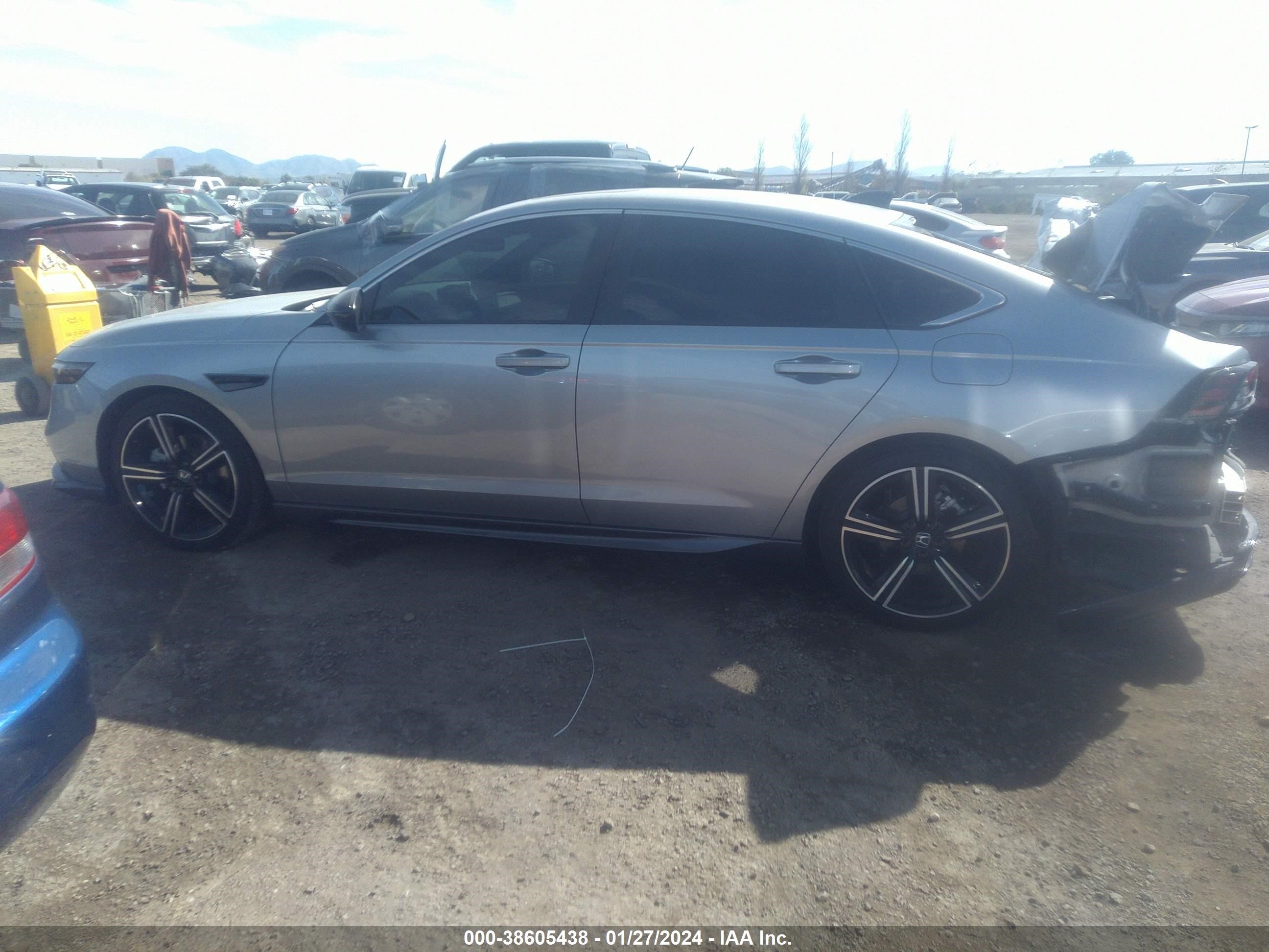 Photo 13 VIN: 1HGCY2F50PA020131 - HONDA ACCORD 