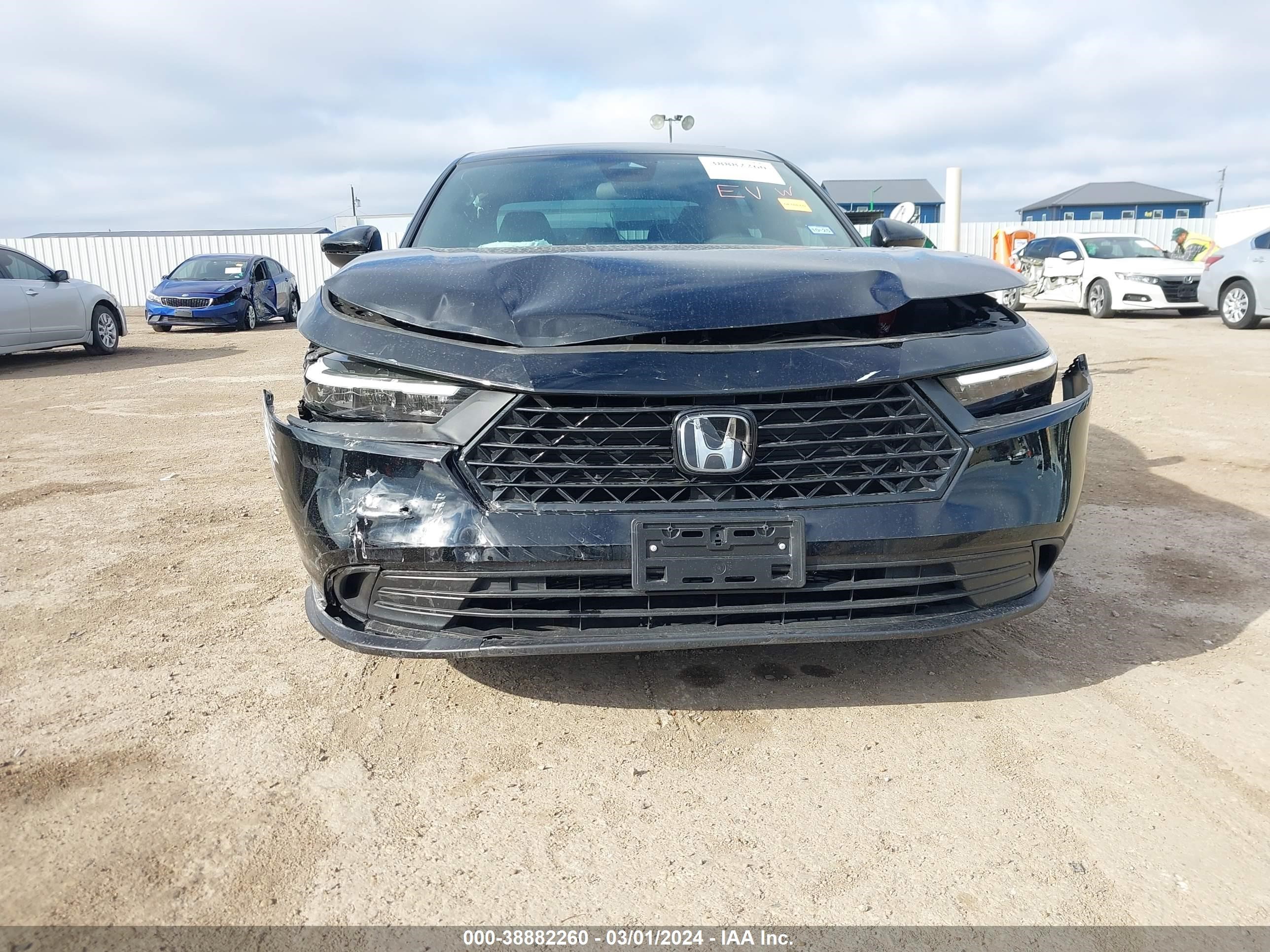 Photo 11 VIN: 1HGCY2F51RA015135 - HONDA ACCORD 