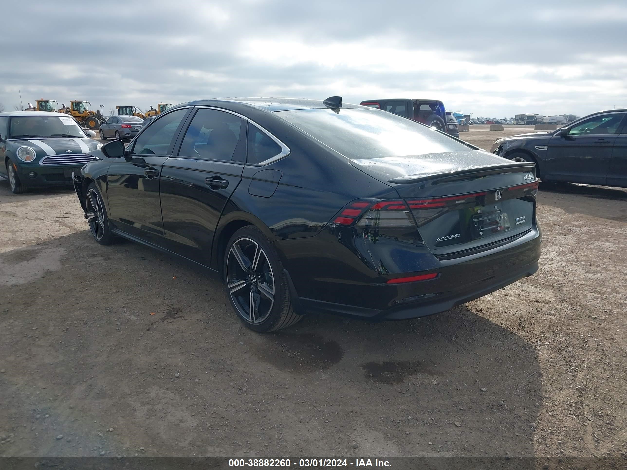 Photo 2 VIN: 1HGCY2F51RA015135 - HONDA ACCORD 