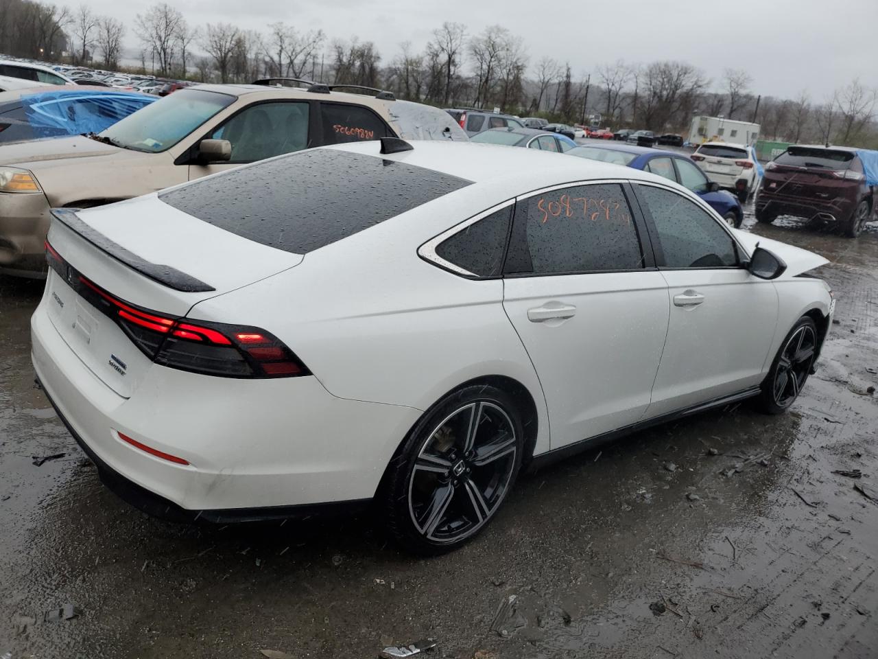 Photo 2 VIN: 1HGCY2F58PA015534 - HONDA ACCORD 