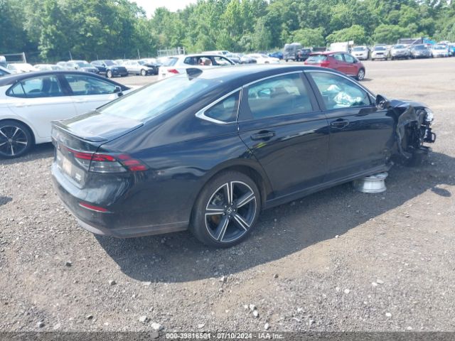 Photo 3 VIN: 1HGCY2F59RA024388 - HONDA ACCORD 