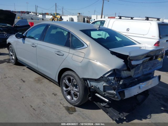 Photo 2 VIN: 1HGCY2F60RA070636 - HONDA ACCORD 