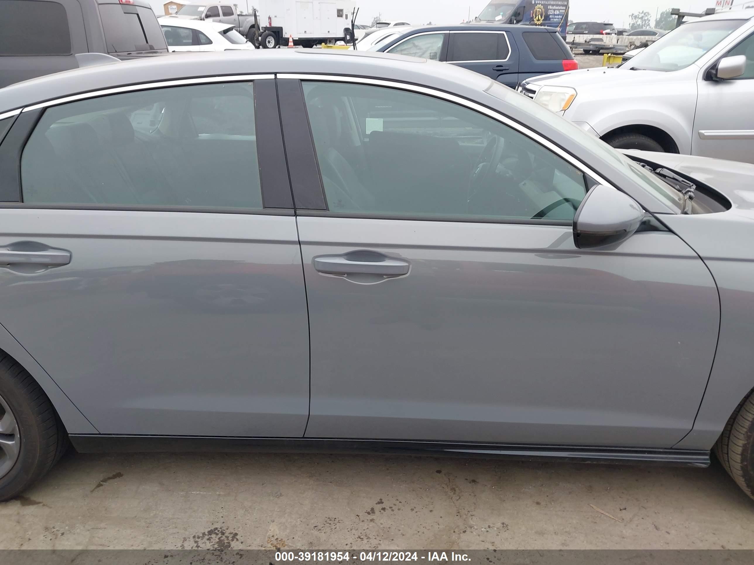 Photo 12 VIN: 1HGCY2F62RA010700 - HONDA ACCORD 