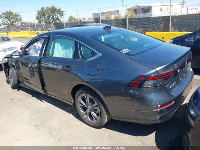 Photo 2 VIN: 1HGCY2F67RA001121 - HONDA ACCORD 