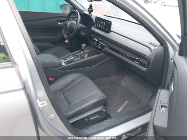 Photo 4 VIN: 1HGCY2F70RA013930 - HONDA ACCORD 