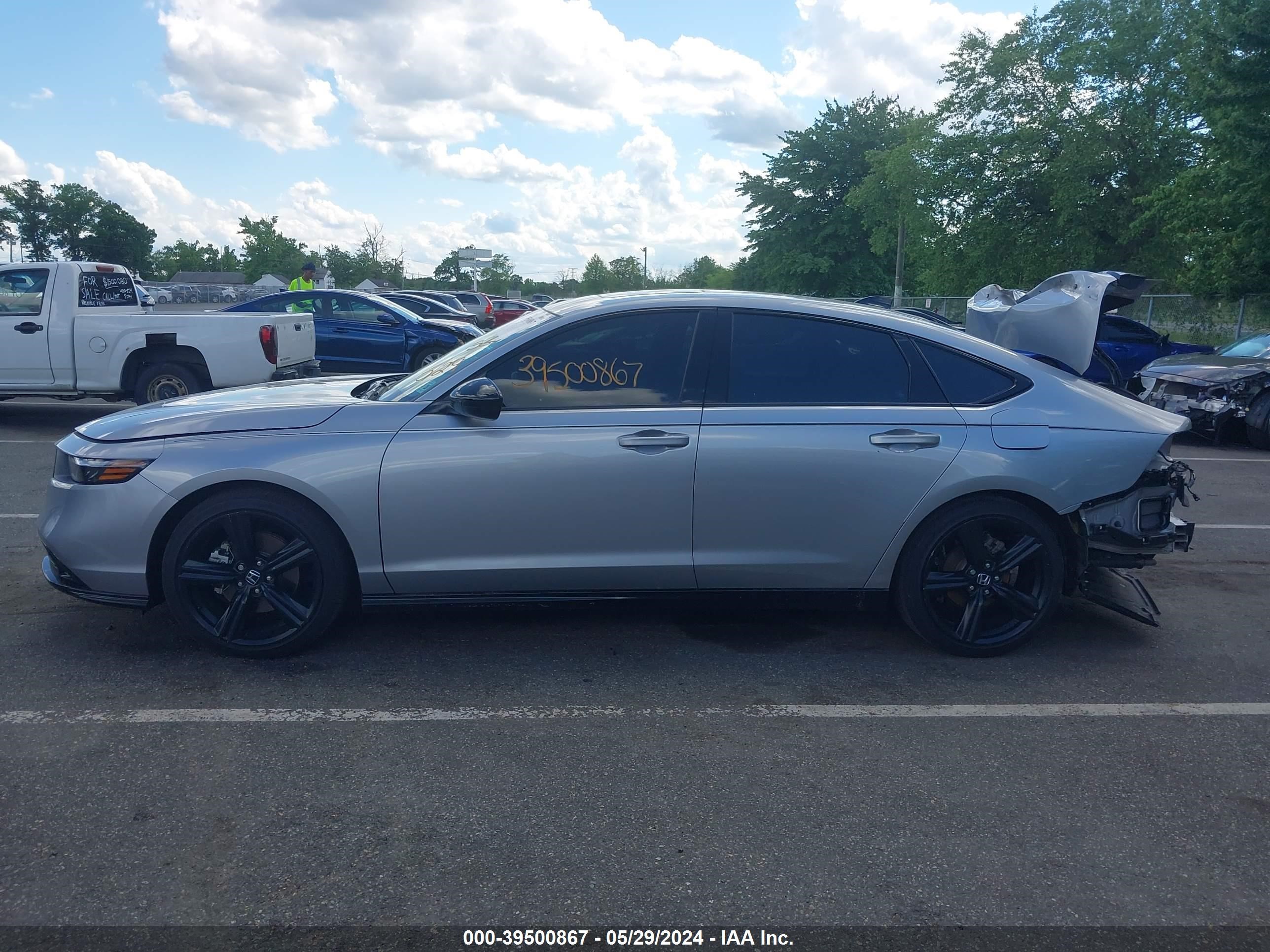 Photo 13 VIN: 1HGCY2F72PA061099 - HONDA ACCORD 