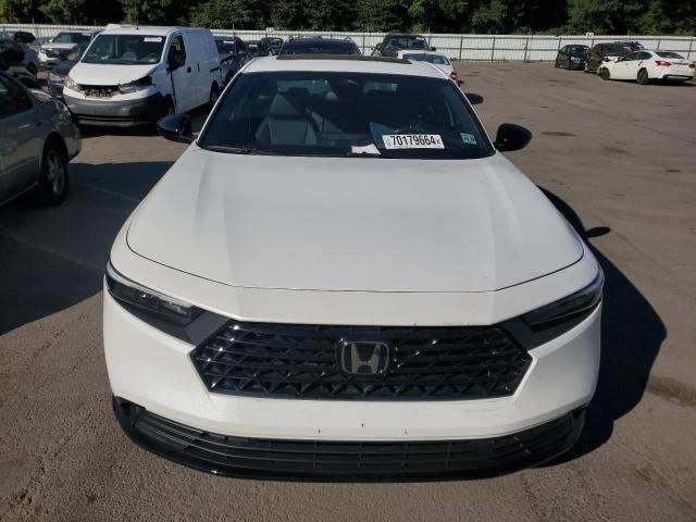 Photo 4 VIN: 1HGCY2F74PA070385 - HONDA ACCORD HYB 