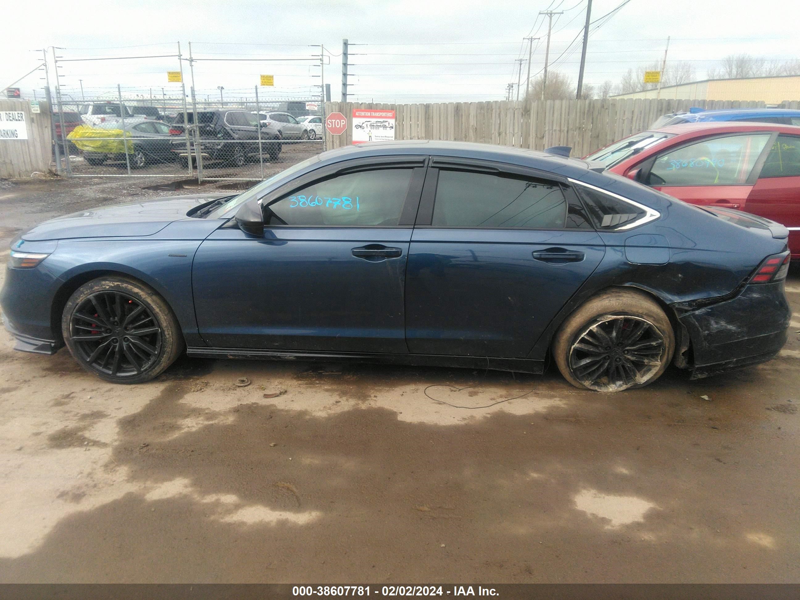 Photo 13 VIN: 1HGCY2F82PA016737 - HONDA ACCORD 