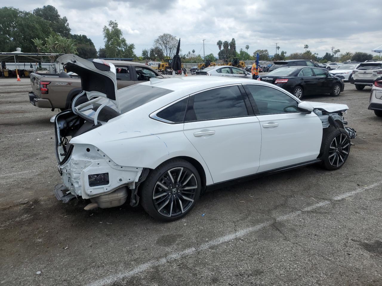 Photo 2 VIN: 1HGCY2F82RA004509 - HONDA ACCORD 