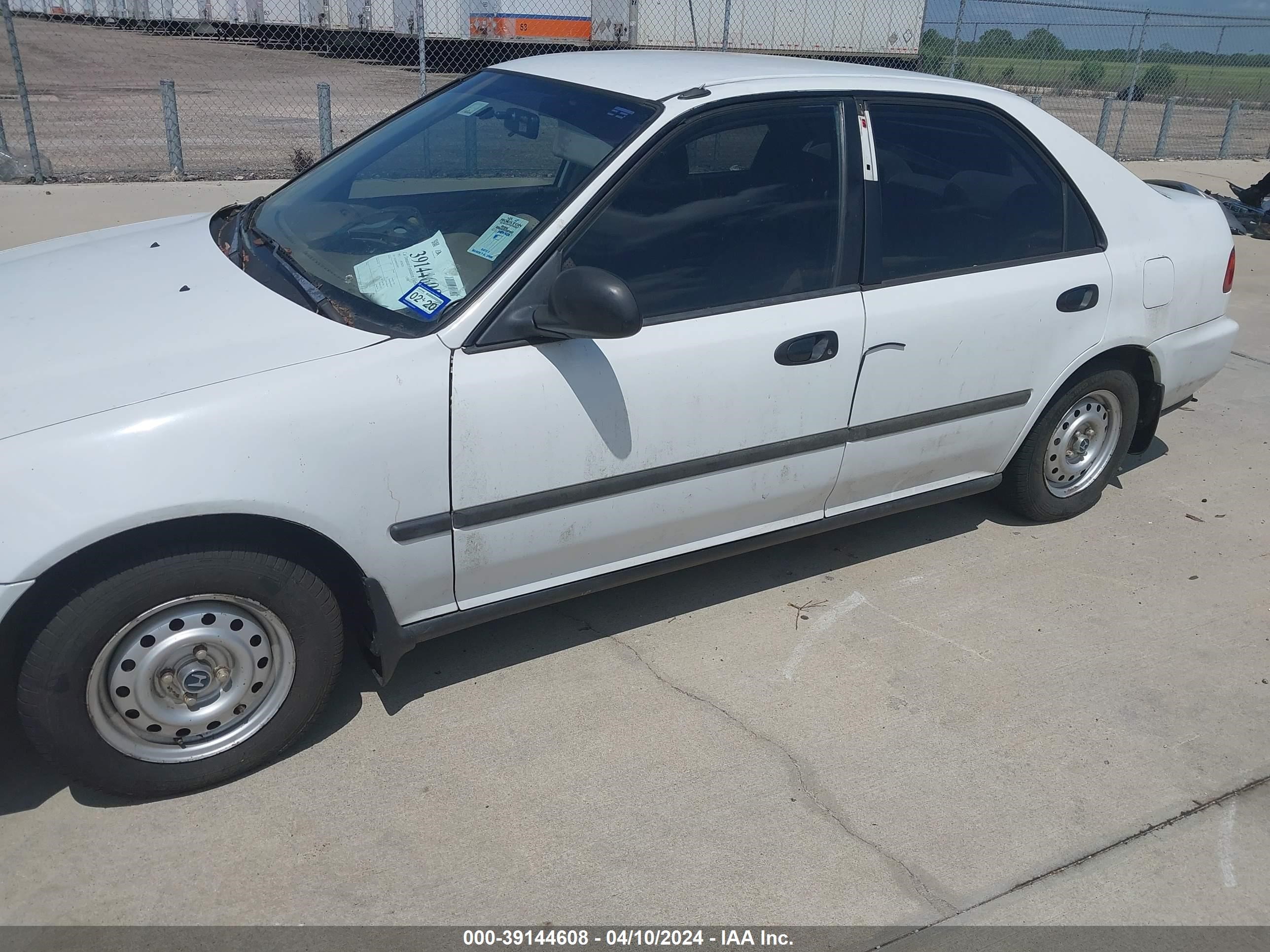 Photo 5 VIN: 1HGEG8646NL030072 - HONDA CIVIC 