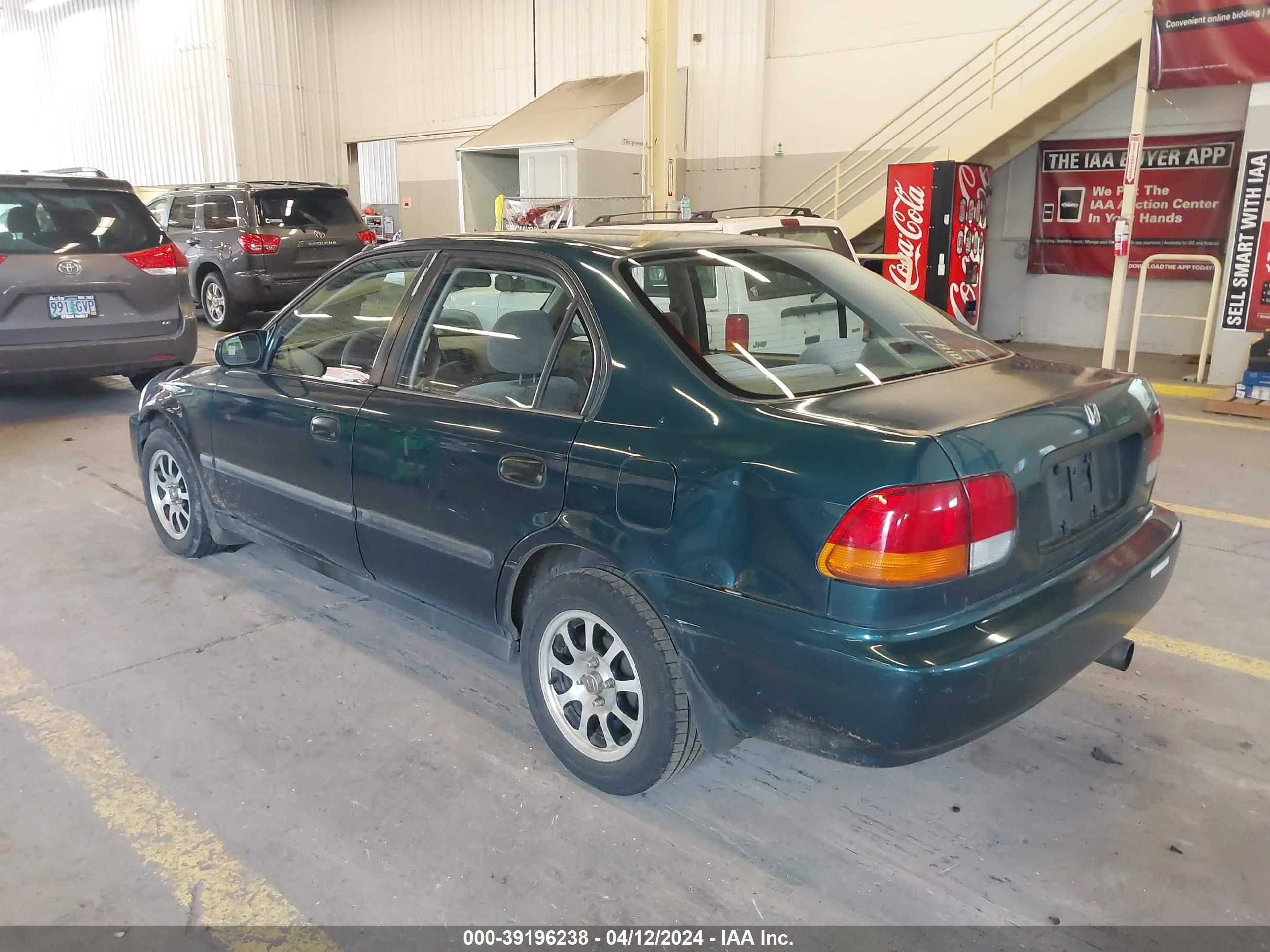 Photo 2 VIN: 1HGEJ6522TL018696 - HONDA CIVIC 