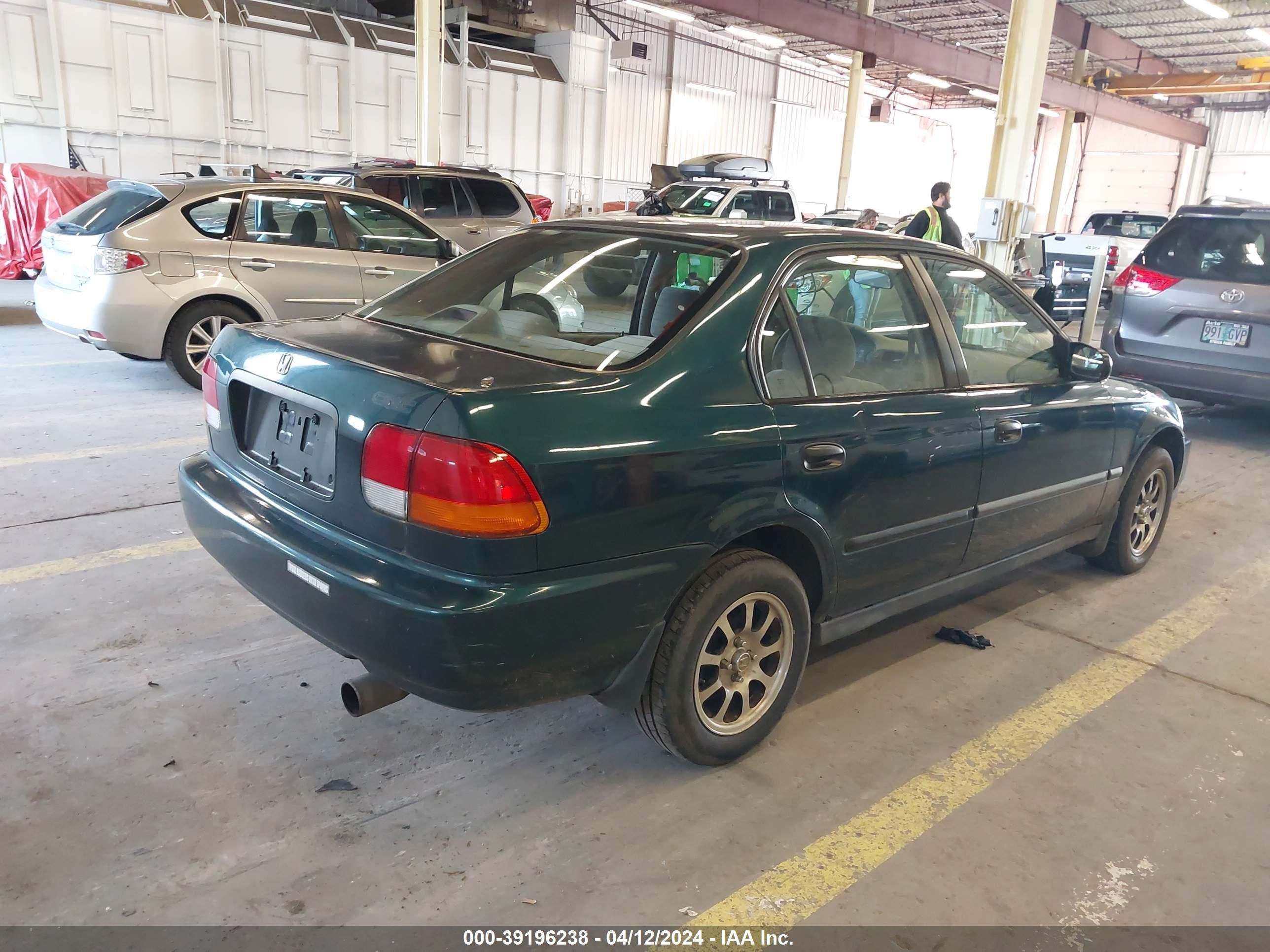 Photo 3 VIN: 1HGEJ6522TL018696 - HONDA CIVIC 