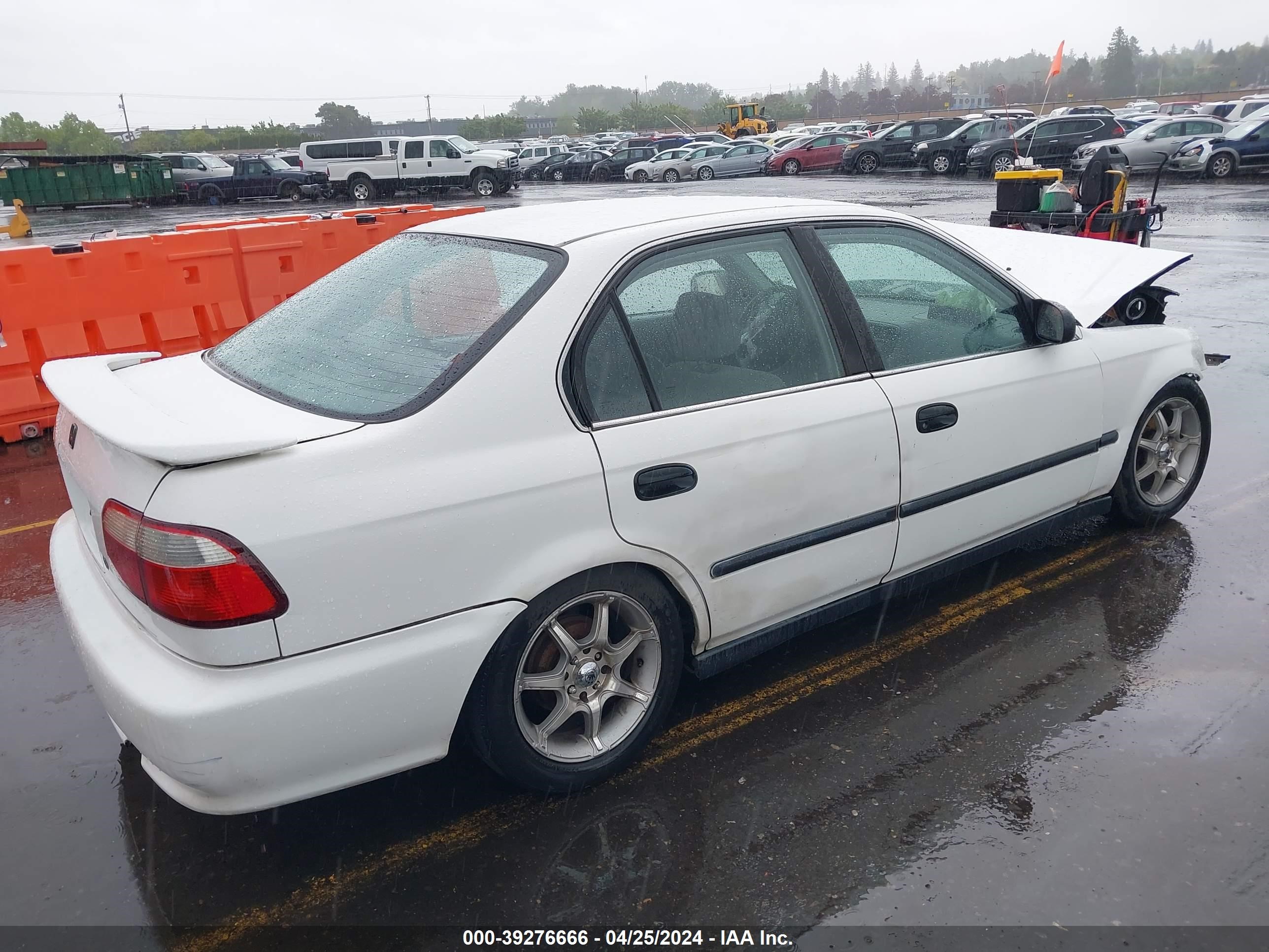 Photo 3 VIN: 1HGEJ6577XL014578 - HONDA CIVIC 