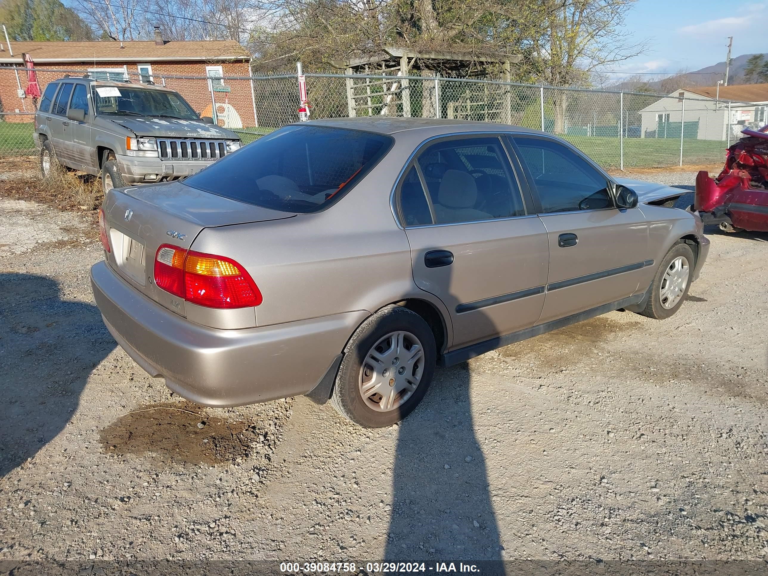 Photo 3 VIN: 1HGEJ6670YL010355 - HONDA CIVIC 