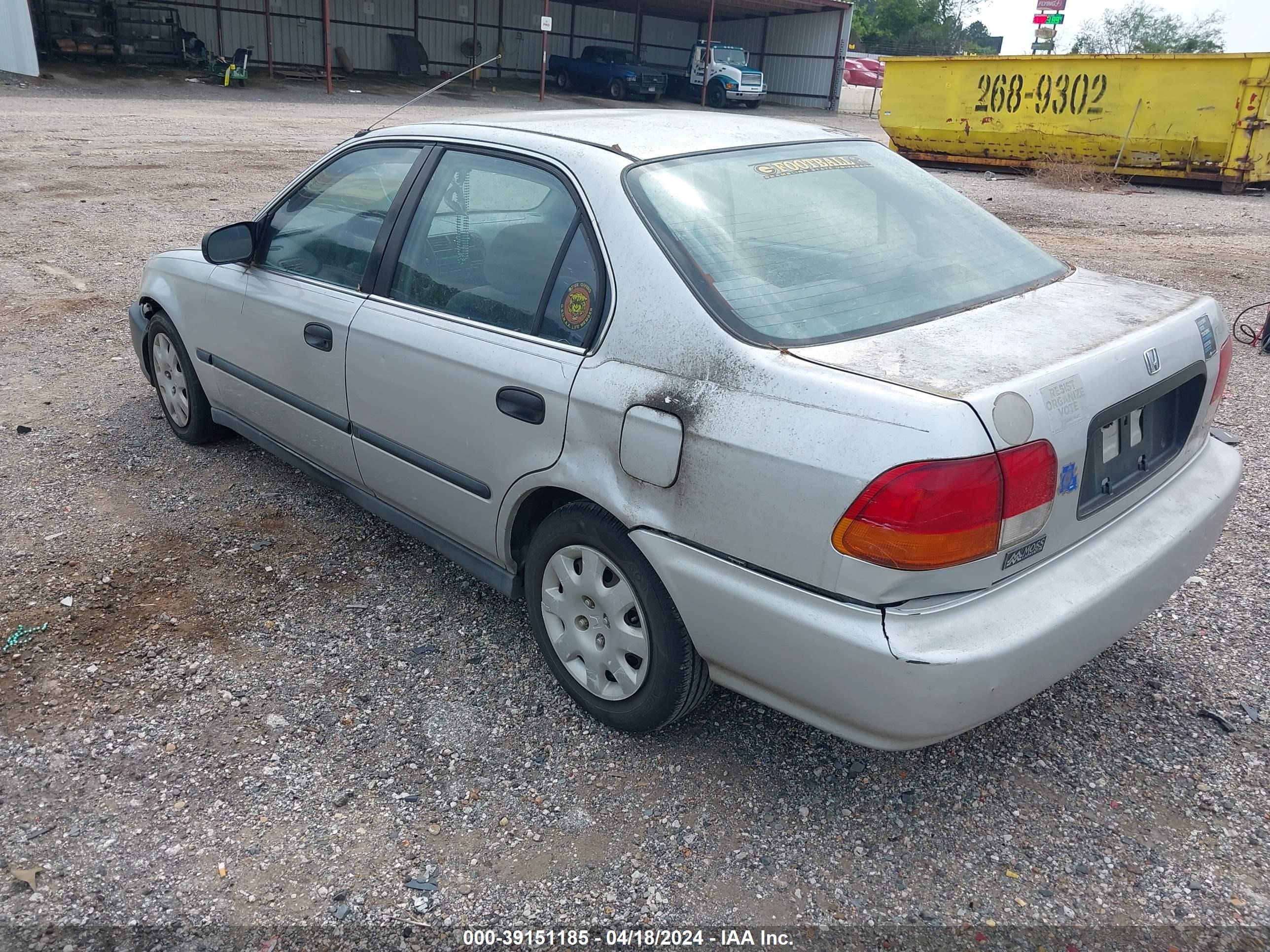 Photo 2 VIN: 1HGEJ6673WL015501 - HONDA CIVIC 