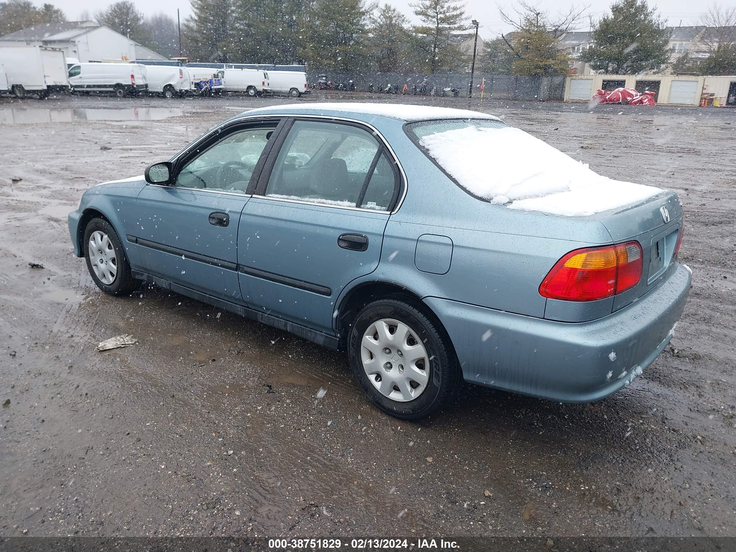 Photo 2 VIN: 1HGEJ6673YL031491 - HONDA CIVIC 