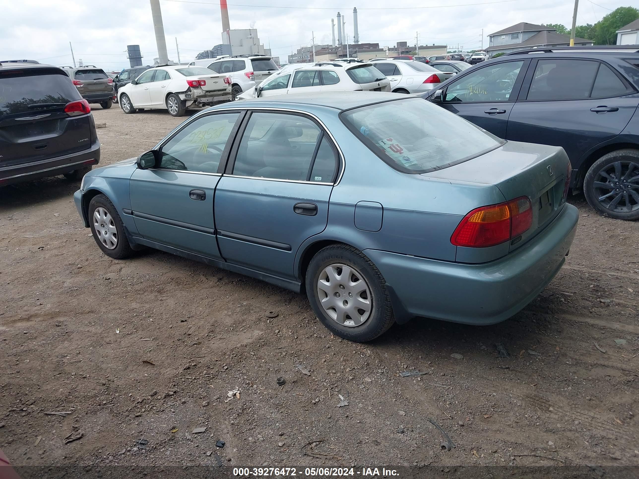 Photo 2 VIN: 1HGEJ6674YL029927 - HONDA CIVIC 