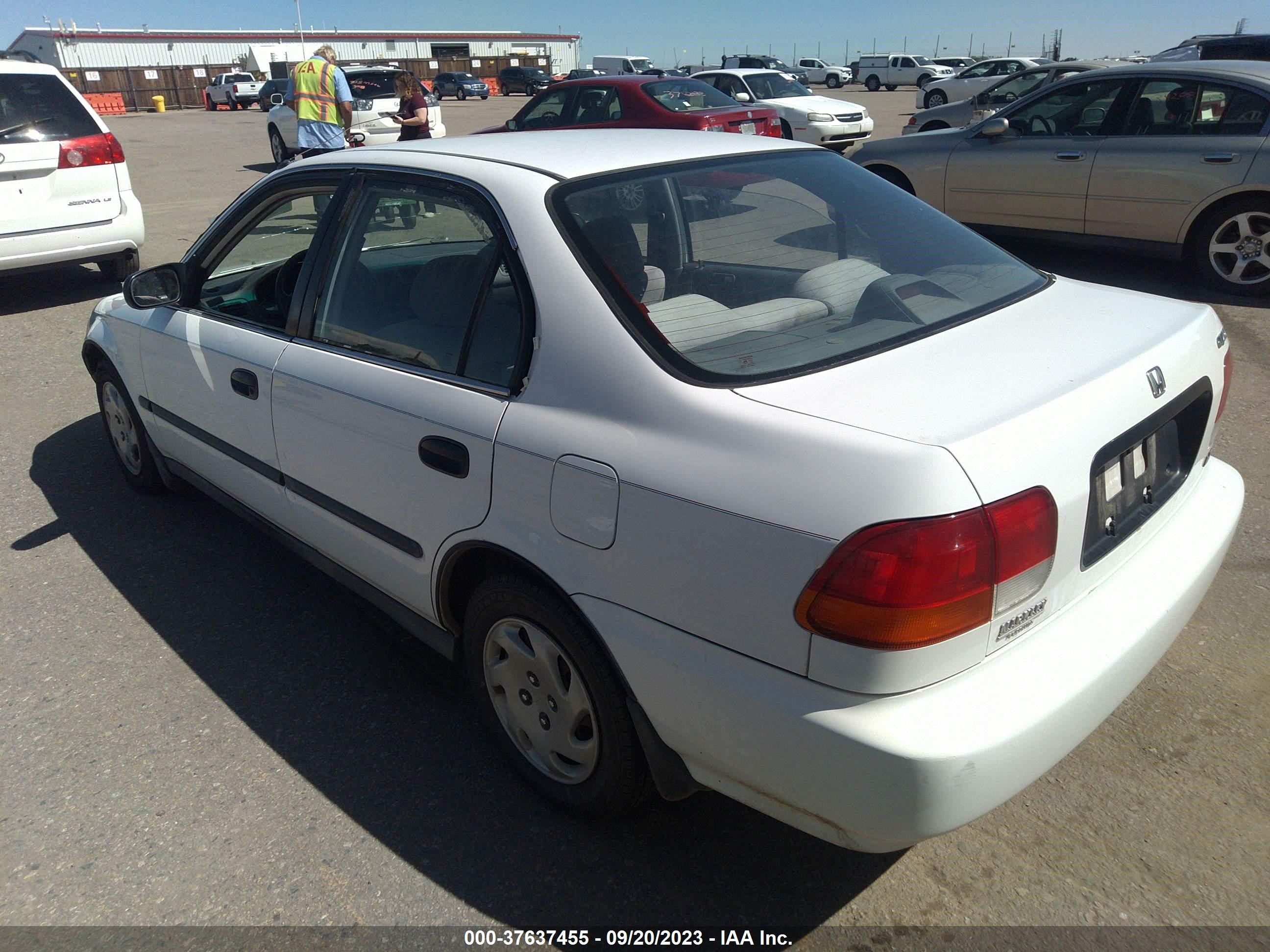 Photo 2 VIN: 1HGEJ6675TL029816 - HONDA CIVIC 