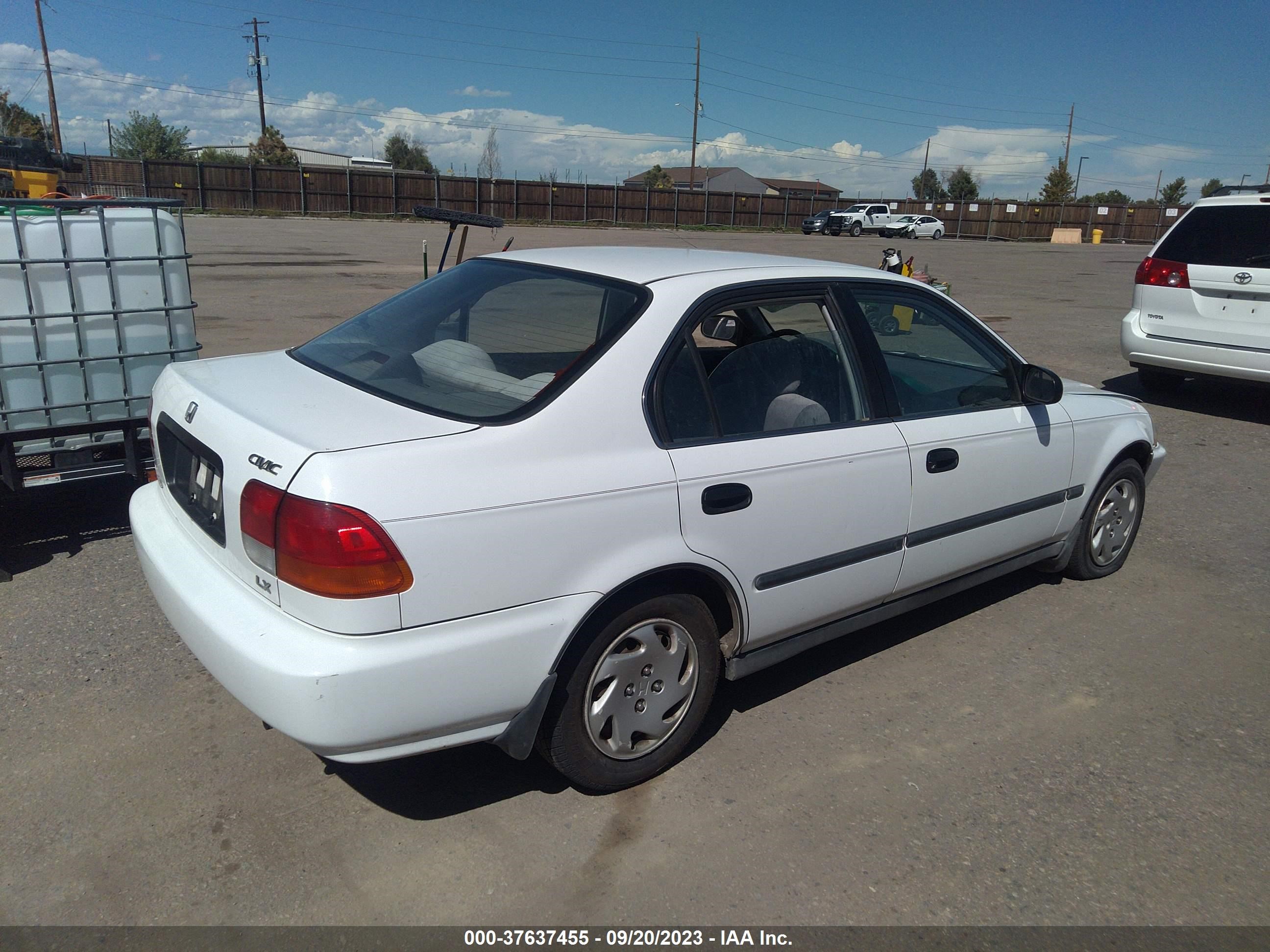 Photo 3 VIN: 1HGEJ6675TL029816 - HONDA CIVIC 