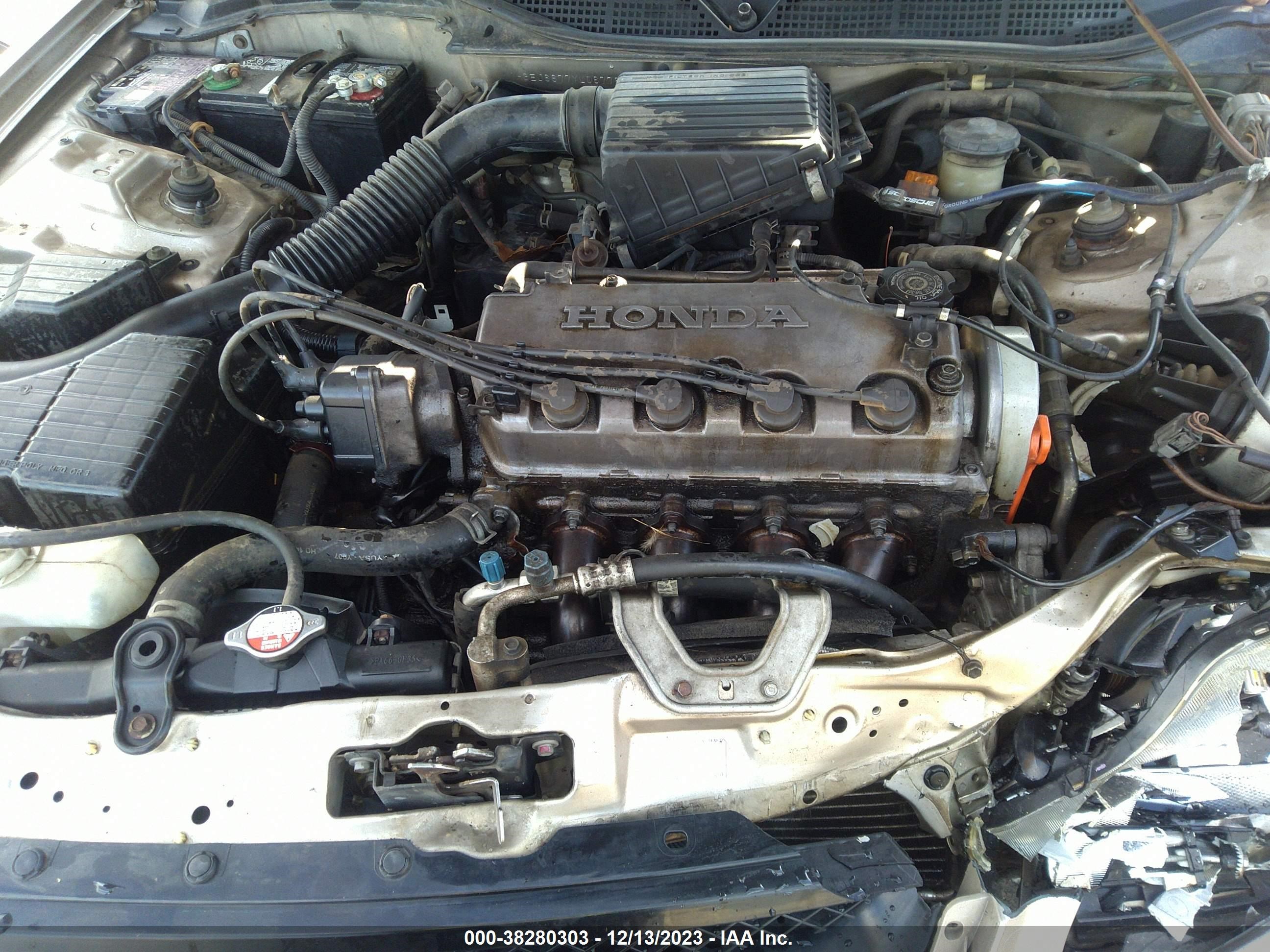 Photo 9 VIN: 1HGEJ6677YL067765 - HONDA CIVIC 