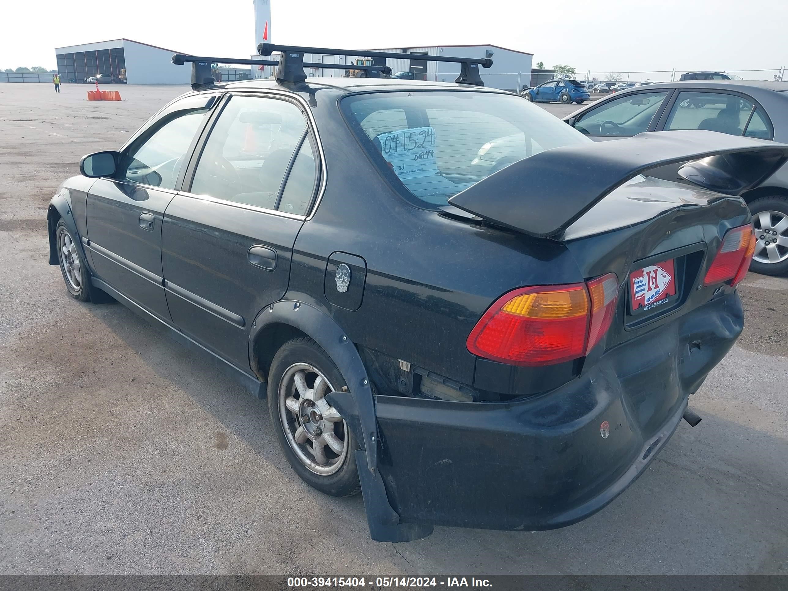 Photo 2 VIN: 1HGEJ6678XL000199 - HONDA CIVIC 